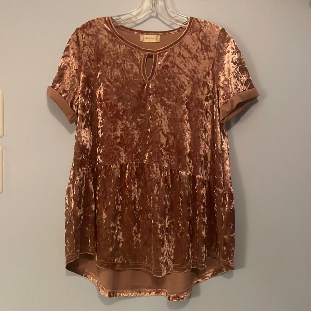 Pink velvet short-sleeved altar’d state dress shirt
